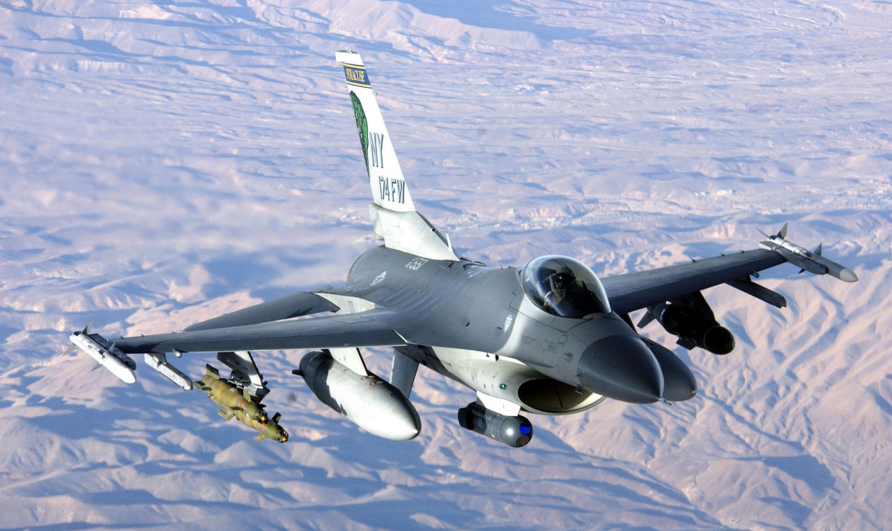 F16戦闘機