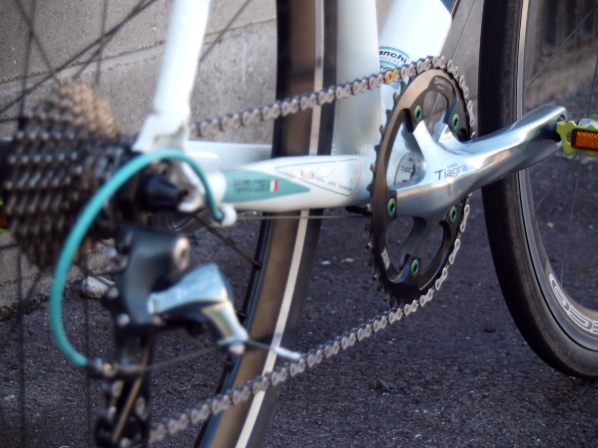 フロントシングル化して生まれ変わったフラットバーロード Bianchi VIA