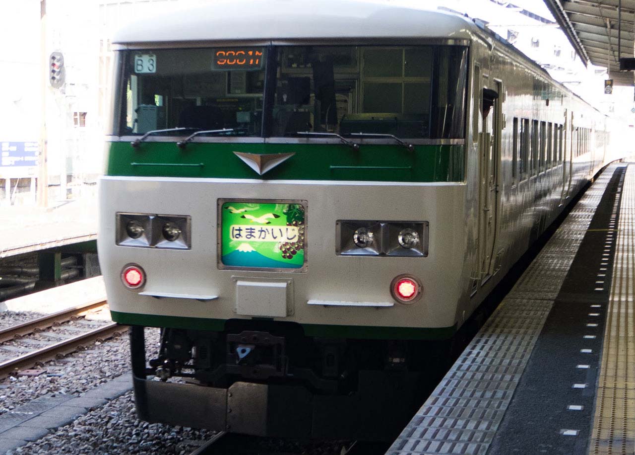 横浜から松本に直通する臨時特急「はまかいじ」