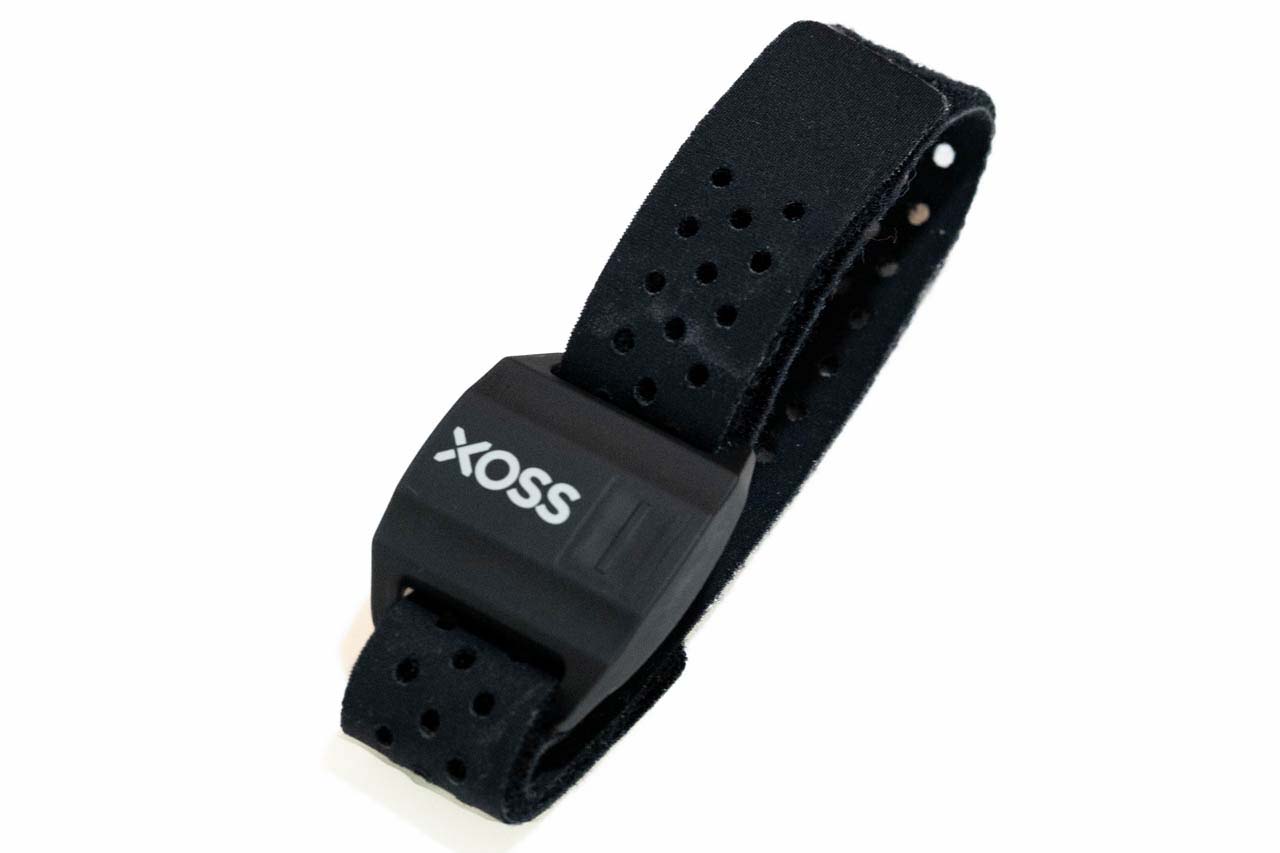XOSSの腕バンド式心拍センサー